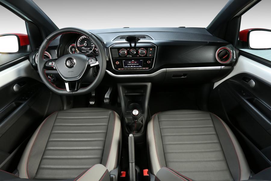 Торпедо Volkswagen up! Pepper 2017 года  (LA) (фото 4 из 5)